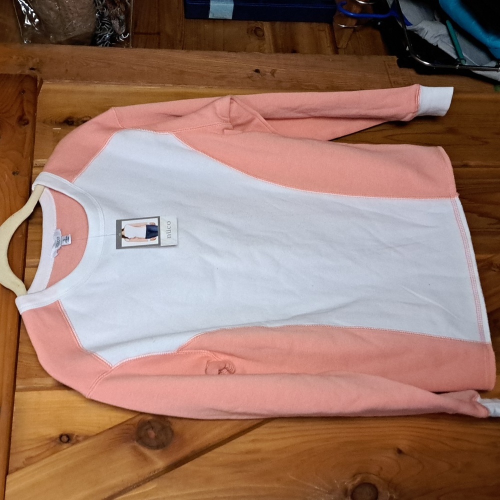 Nuco sweatshirt S ptp 19"